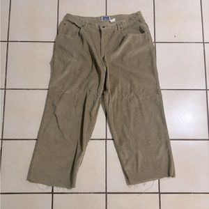 Hemmed bottoms, measured at L40